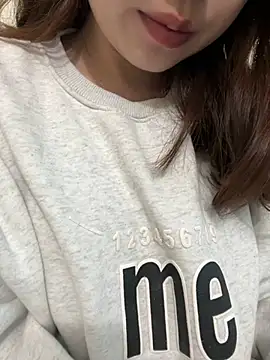 Snapshot of Seena-Mochi chatting on December 16, 2024, 5:59 am Seena-Mochi online show from December 16, 2024, 5:59 am