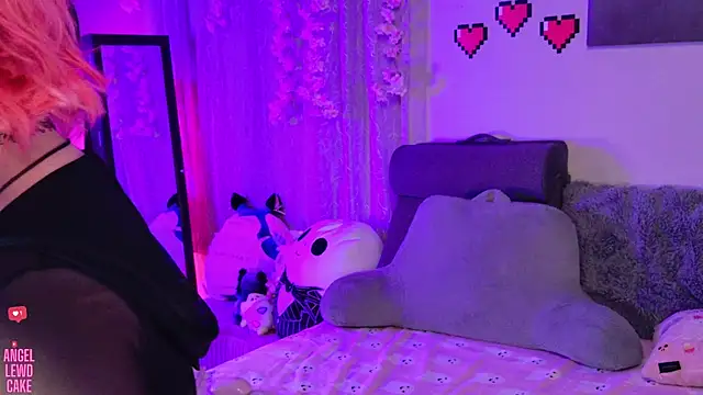 Angel-Lewd-Cake online show from June 11, 2026, 12:54 am