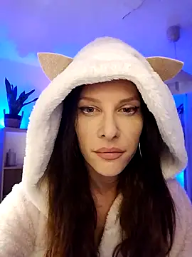 Snapshot of Luna_Kitanna chatting on February 22, 2025, 10:52 pm Luna Kitanna online show from February 22, 2025, 10:52 pm