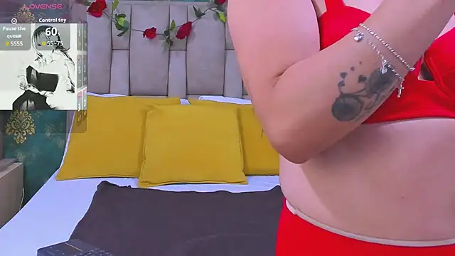 Snapshot of SuzanSmithh chatting on November 28, 2025, 11:32 am SuzanSmithh online show from November 28, 2025, 11:32 am