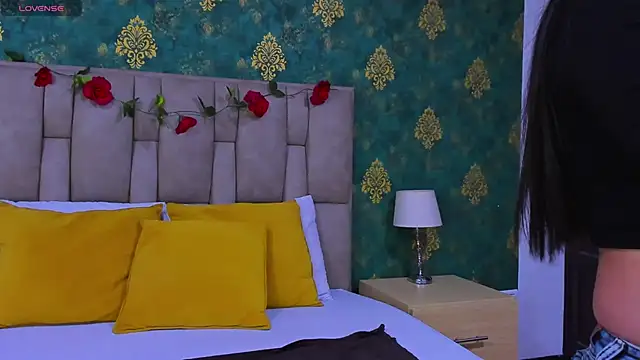 Snapshot of SuzanSmithh chatting on November 17, 2025, 10:41 am SuzanSmithh online show from November 17, 2025, 10:41 am