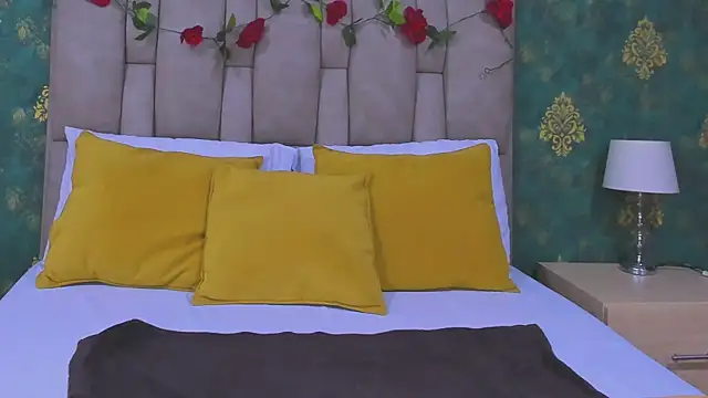 Snapshot of SuzanSmithh chatting on November 25, 2025, 11:21 am SuzanSmithh online show from November 25, 2025, 11:21 am