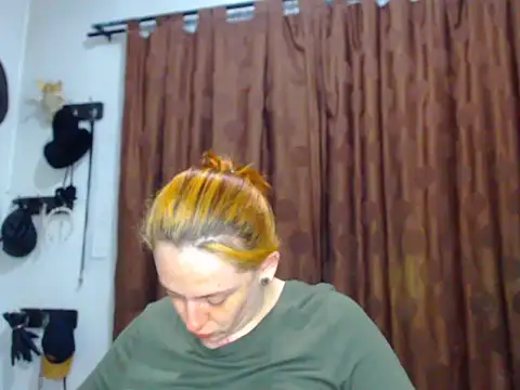 Snapshot of Redhead_incandy chatting on July 5, 2026, 7:04 am Redhead incandy online show from July 5, 2026, 7:04 am