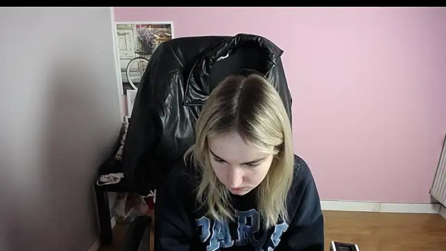 viktoria lovely online show from February 16, 2026, 6:34 am