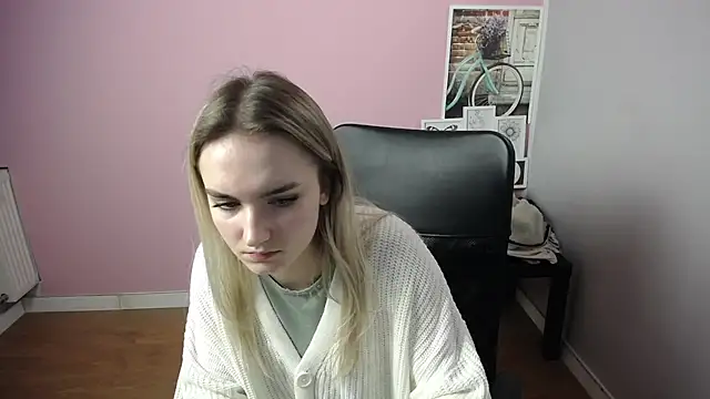 Snapshot of viktoria_lovely chatting on February 10, 2025, 11:25 am viktoria lovely online show from February 10, 2025, 11:25 am