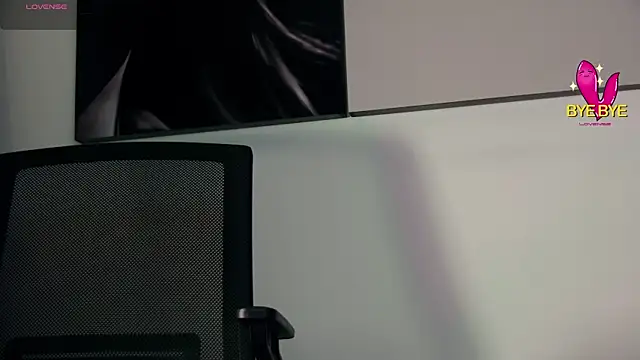 aidaadams online show from November 30, 2025, 11:11 am