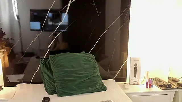 BellaaStarlix online show from March 11, 2026, 7:41 pm