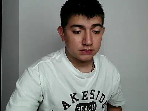 Andres02Smile online show from May 10, 2026, 4:31 pm