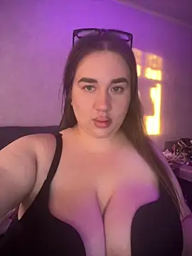 Snapshot of GabiBoobs chatting on June 2, 2026, 5:02 pm GabiBoobs online show from June 2, 2026, 5:02 pm