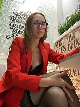 Snapshot of LauraDavis chatting on March 7, 2026, 5:29 pm LauraDavis online show from March 7, 2026, 5:29 pm