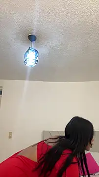 Snapshot of IsabelaVanegas_ chatting on December 1, 2025, 5:14 pm IsabelaVanegas online show from December 1, 2025, 5:14 pm