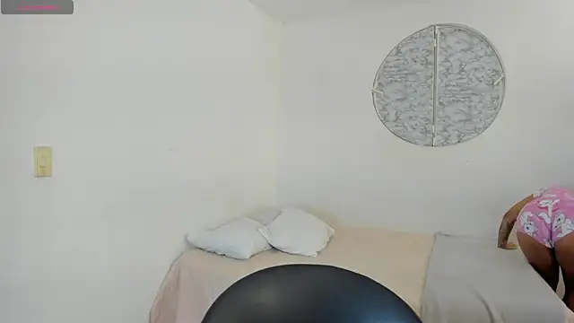 Snapshot of IsabelaVanegas_ chatting on January 9, 2026, 4:36 pm IsabelaVanegas online show from January 9, 2026, 4:36 pm