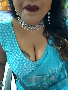 Snapshot of YR-SHIVANI chatting on February 13, 2026, 5:29 am YR-SHIVANI online show from February 13, 2026, 5:29 am