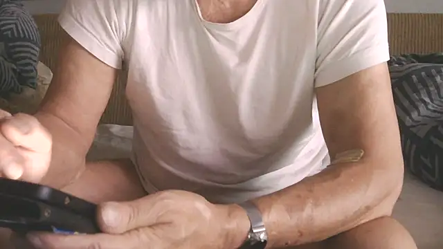 dannedonger2 online show from October 6, 2025, 5:52 am