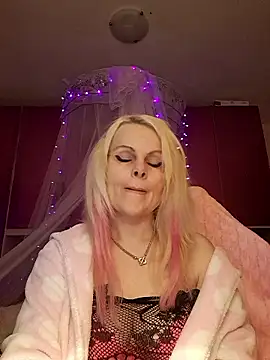 Snapshot of Angeldevilus chatting on January 17, 2026, 2:15 am Angeldevilus online show from January 17, 2026, 2:15 am