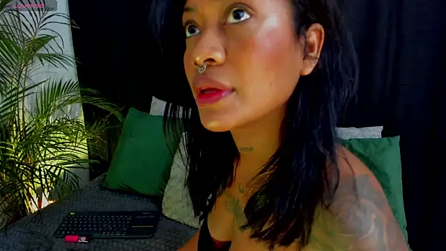 JulianaMiller online show from June 28, 2026, 5:14 am