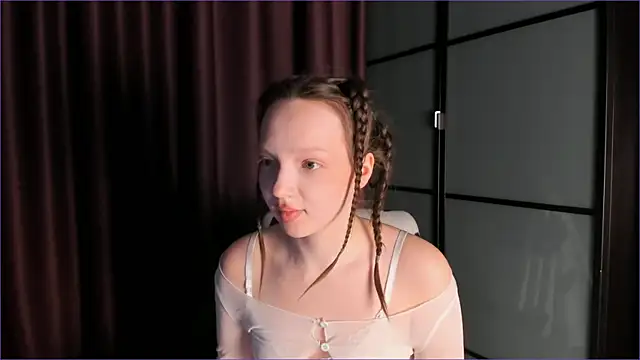 Snapshot of ShannaGate chatting on December 12, 2024, 3:10 am ShannaGate online show from December 12, 2024, 3:10 am