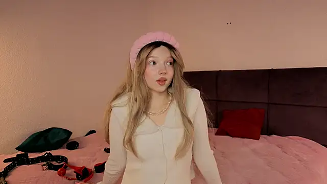 Snapshot of ShannaGate chatting on January 15, 2025, 3:11 am ShannaGate online show from January 15, 2025, 3:11 am