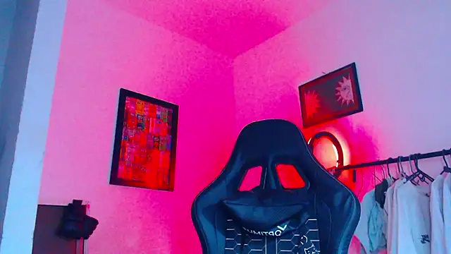 yosoy enzo2020 online show from March 15, 2026, 4:41 am