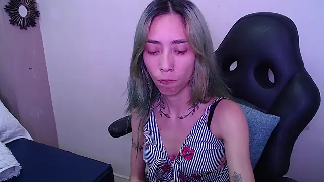 Erika Stevens online show from November 23, 2025, 4:06 pm