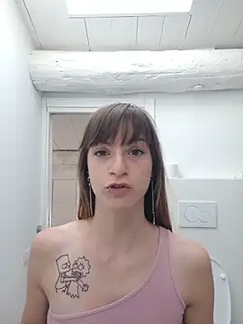 Cristina02 online show from June 3, 2026, 4:01 pm