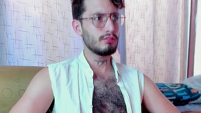 axel giracr online show from March 19, 2025, 8:43 pm