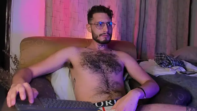 axel giracr online show from January 25, 2025, 11:32 pm