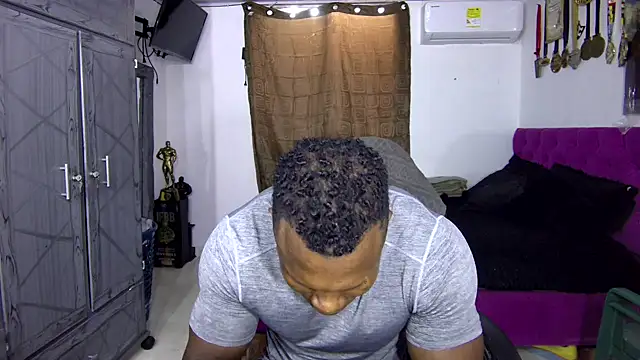 MedellinBlackx online show from October 23, 2025, 5:33 pm