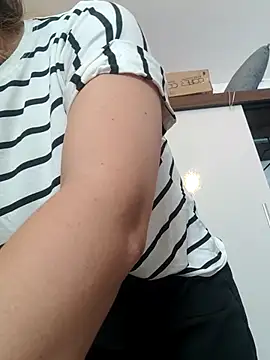 Snapshot of VitaIity chatting on November 20, 2025, 3:12 pm VitaIity online show from November 20, 2025, 3:12 pm