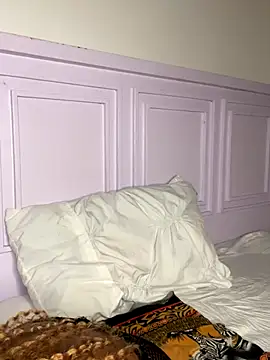 hot daily online show from December 4, 2025, 9:36 pm