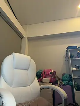 misslollipop04 online show from April 17, 2026, 4:15 am