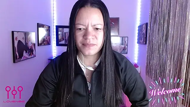 Cristal w online show from September 11, 2025, 1:00 pm