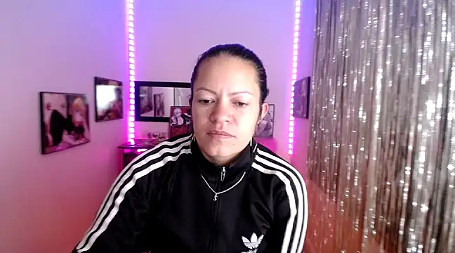 Cristal w online show from March 13, 2025, 4:23 pm