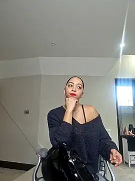 QueenTricks1 online show from December 19, 2025, 9:00 am