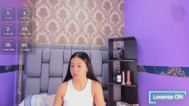 Lila Pinky online show from November 3, 2025, 12:42 pm