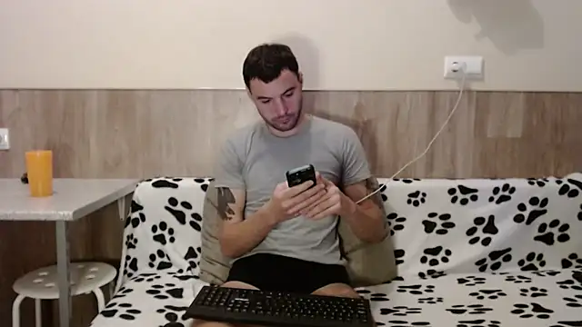 Snapshot of 28nick28 chatting on December 19, 2024, 12:12 pm 28nick28 online show from December 19, 2024, 12:12 pm