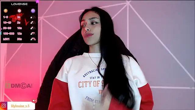 lilylouisee online show from February 14, 2026, 6:52 pm