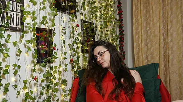 Snapshot of NaughtYHomemadE chatting on January 8, 2026, 11:05 am NaughtYHomemadE online show from January 8, 2026, 11:05 am