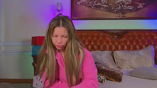 Real Tini online show from December 15, 2025, 6:19 am