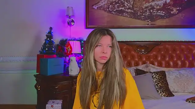 Real Tini online show from December 19, 2025, 6:16 am