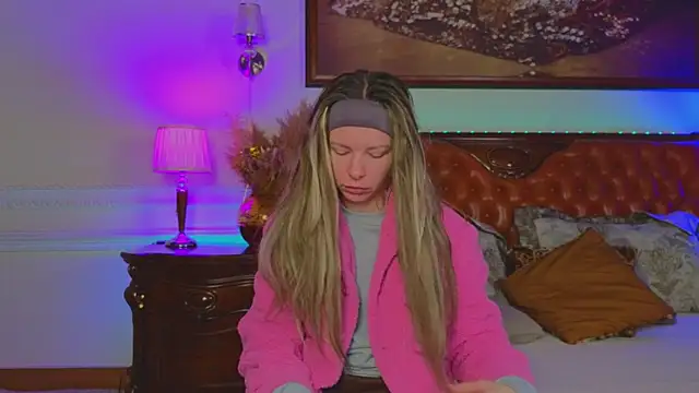 Real Tini online show from January 17, 2026, 6:06 am