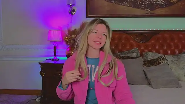 Real Tini online show from February 3, 2026, 6:22 am