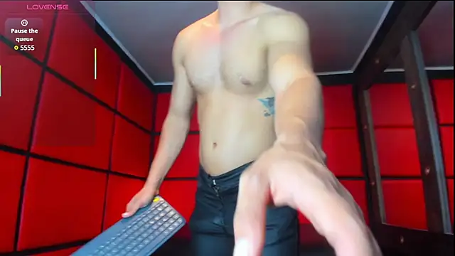 ElianFoxter online show from July 14, 2026, 11:11 pm