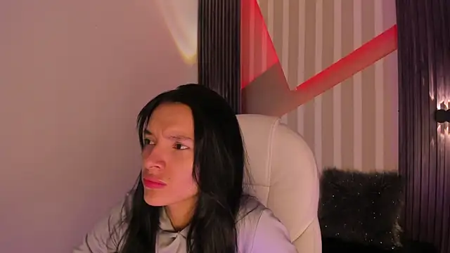 Snapshot of _shantal_smith chatting on April 24, 2026, 12:56 am shantal smith online show from April 24, 2026, 12:56 am
