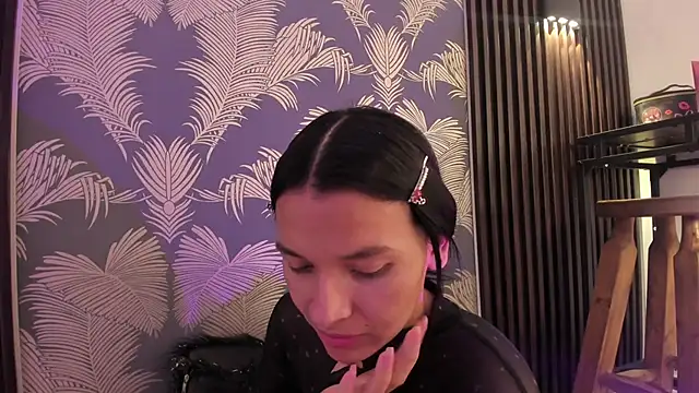 Snapshot of _shantal_smith chatting on April 22, 2026, 1:07 pm shantal smith online show from April 22, 2026, 1:07 pm