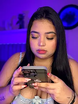 Snapshot of Emily_cooper20 chatting on February 5, 2026, 1:45 am Emily cooper20 online show from February 5, 2026, 1:45 am