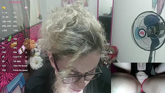 Snapshot of ViickySexy chatting on December 1, 2025, 7:59 pm ViickySexy online show from December 1, 2025, 7:59 pm