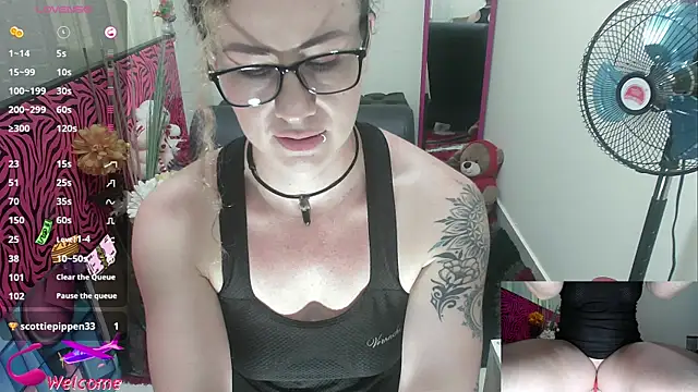 Snapshot of ViickySexy chatting on October 23, 2025, 7:56 pm ViickySexy online show from October 23, 2025, 7:56 pm