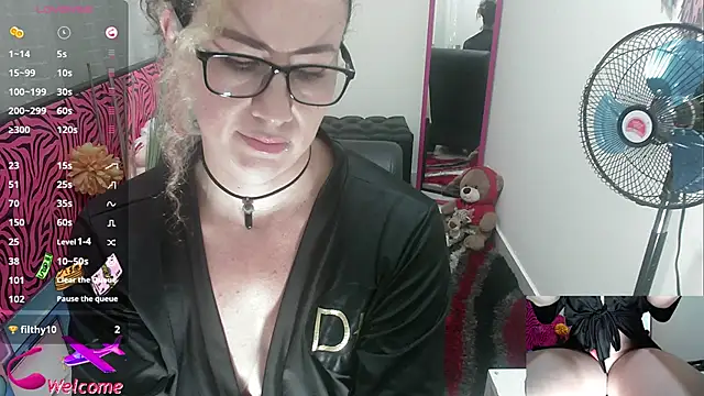 Snapshot of ViickySexy chatting on November 3, 2025, 7:50 pm ViickySexy online show from November 3, 2025, 7:50 pm