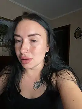 Roxana Bell online show from July 4, 2026, 6:56 pm